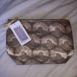 [MANAOLA] Clutch
